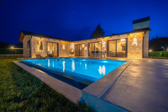 Villa Casaba, Özel Havuzlu  Bahçeli Aktiviteli Balayı Villasıdır.