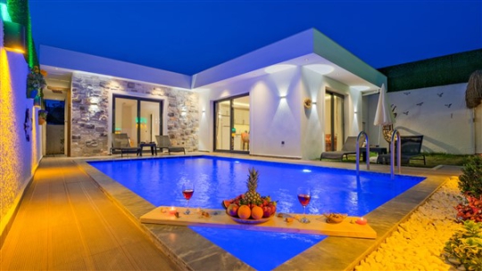 Villa Sitrin Uno, Özel havuzlu muhafazakar balayı villası.