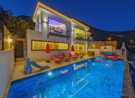 Villa Gökçe, Deniz Manzaralı Kapalı Havuzlu Hamamlı Saunalı jakuzili Özel Havuzlu Lüks Villa.